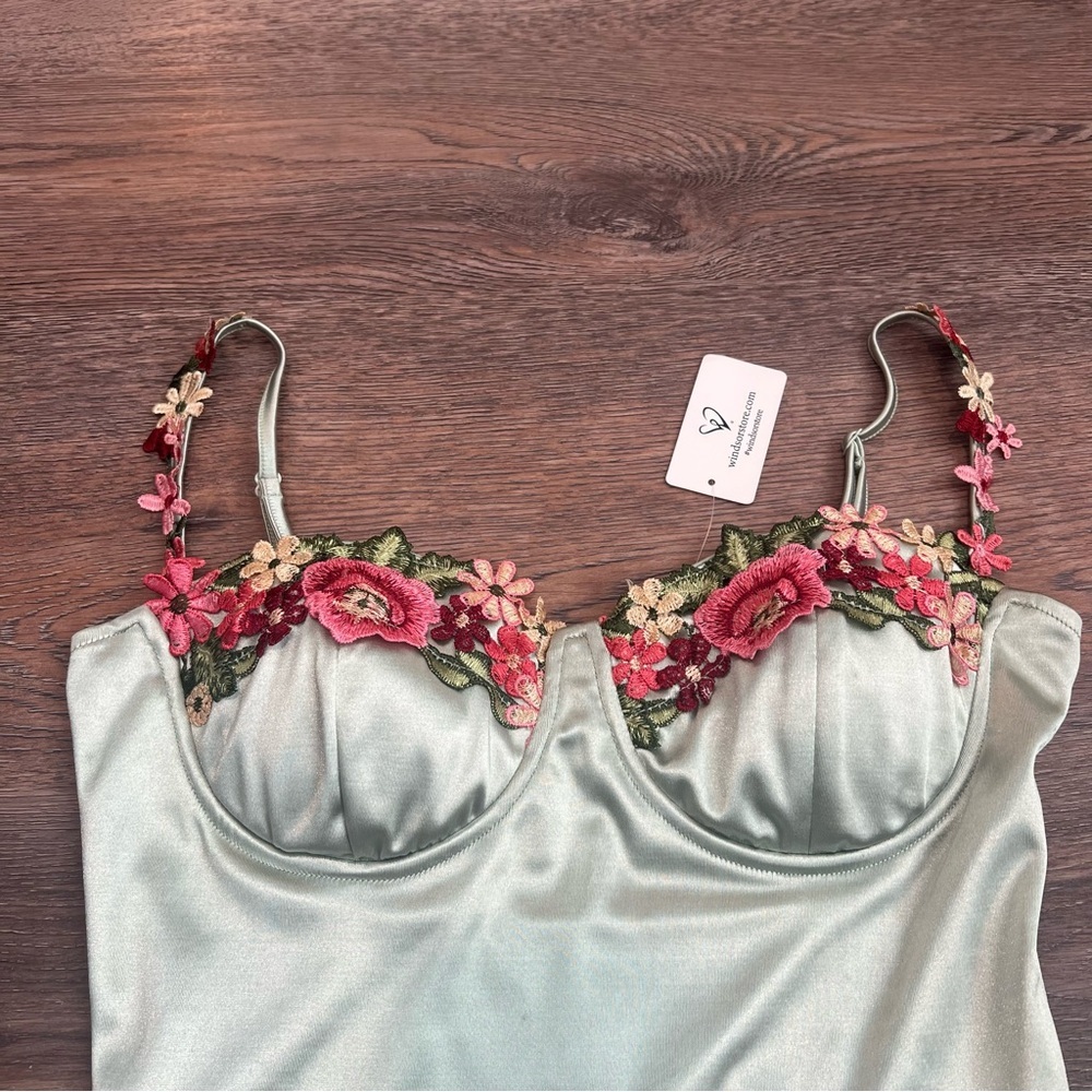 NWT Windsor Floral Satin Mini Dress Large Green Bodycon Sweetheart Embroidered - Picture 6 of 12